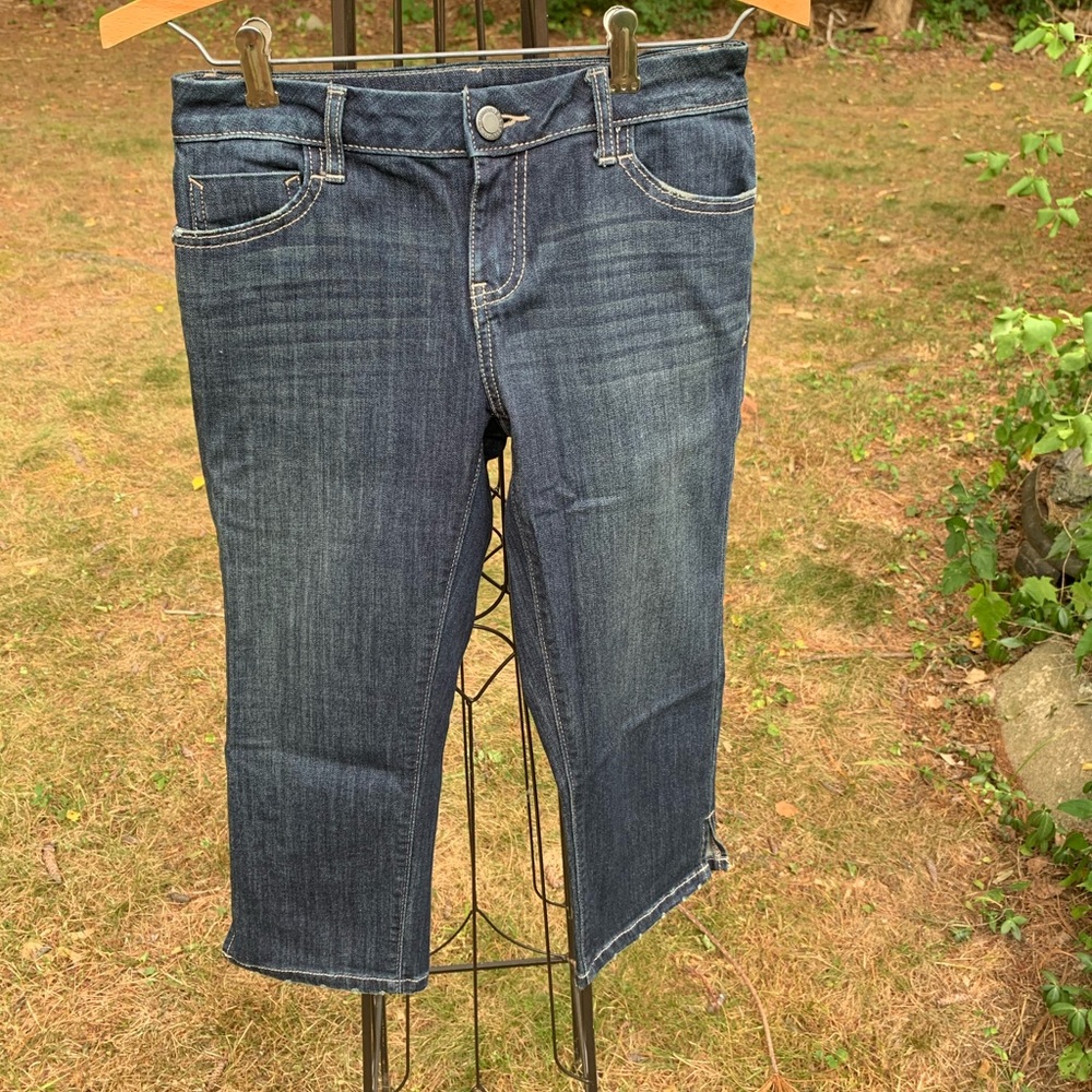 Vera Wang dark blue capris